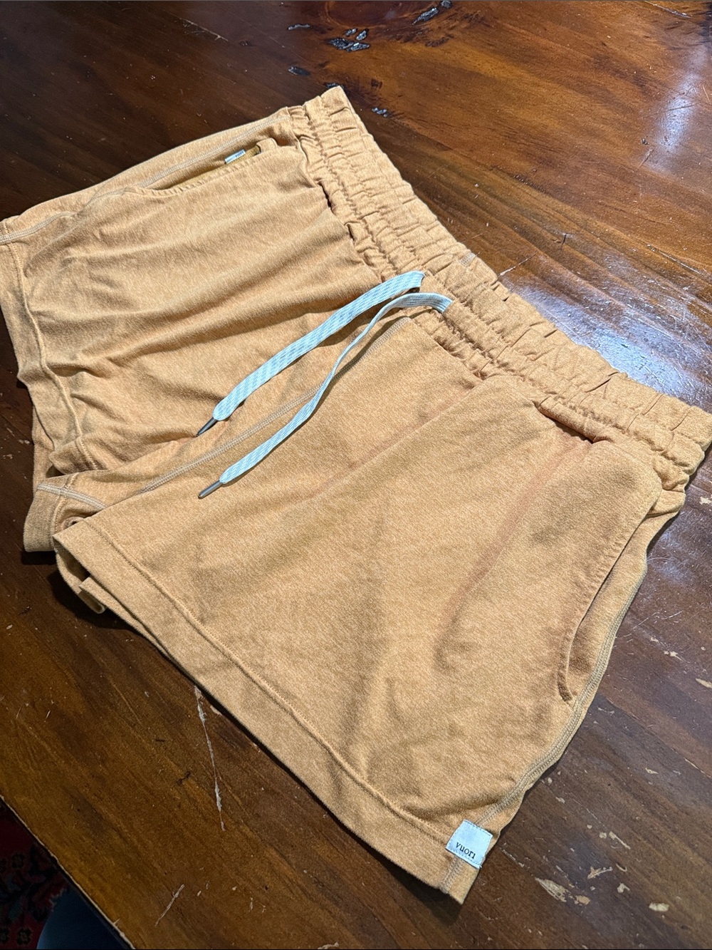 VUORI ATHLETIC MUSTARD LOUNGE SHORTS🖤